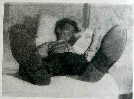 Искаженный фотоснимок фигуры лежащего человека